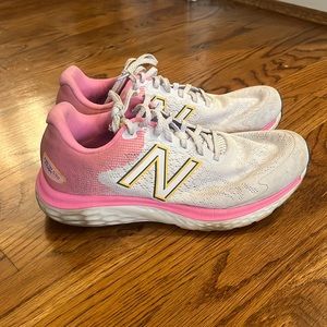 New balance fresh foam 680v7 women’s size 9.5